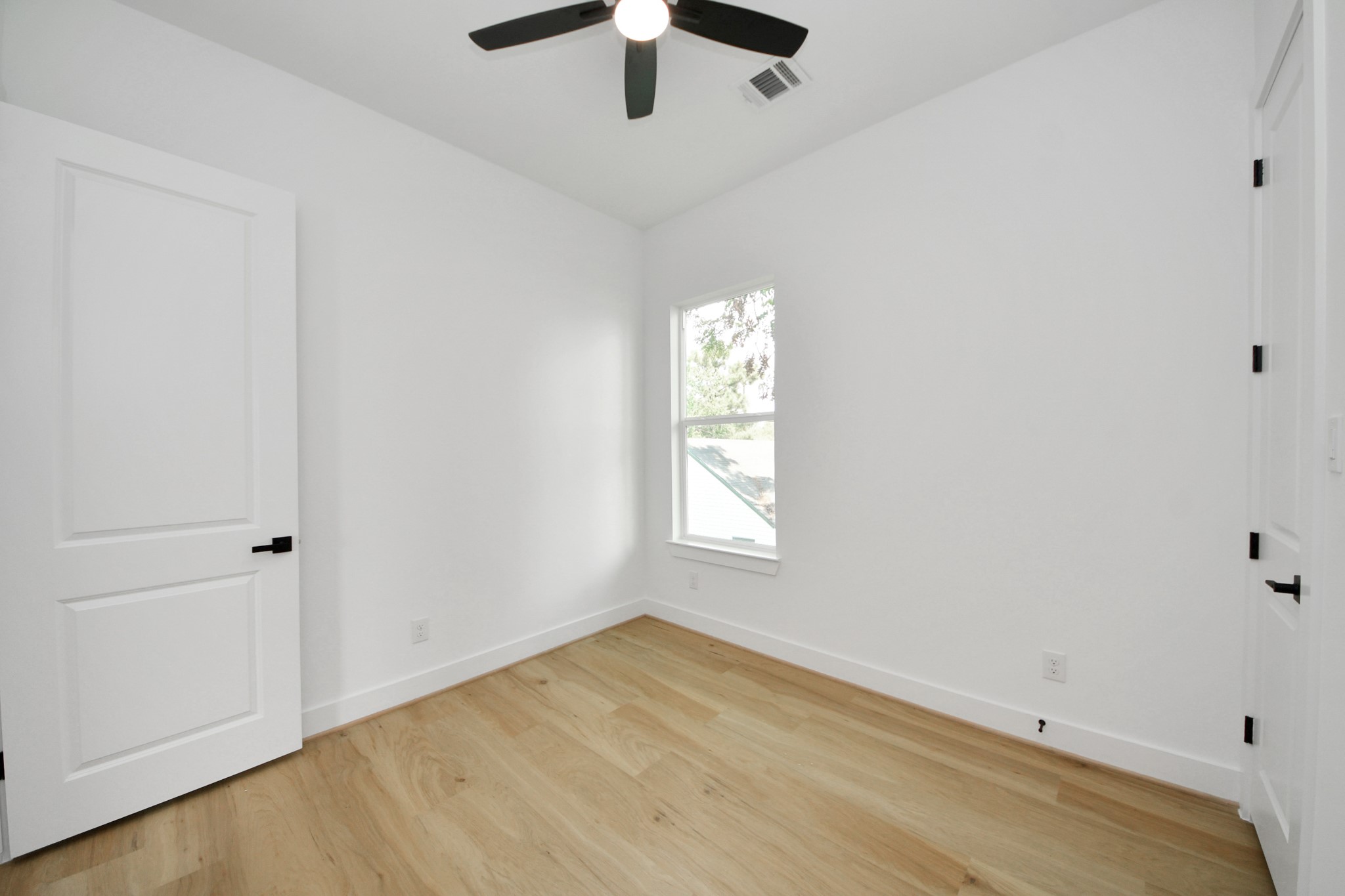 7117 Eastwood Street Houston, TX 77021 - Photo 26 of 35