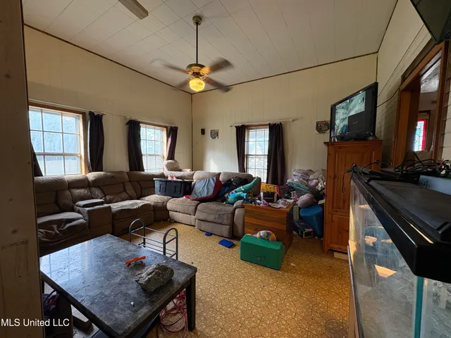 $225,000 | 581 Moselle-Seminary Road, Moselle, MS 39459