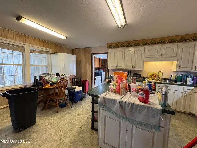 $225,000 | 581 Moselle-Seminary Road, Moselle, MS 39459