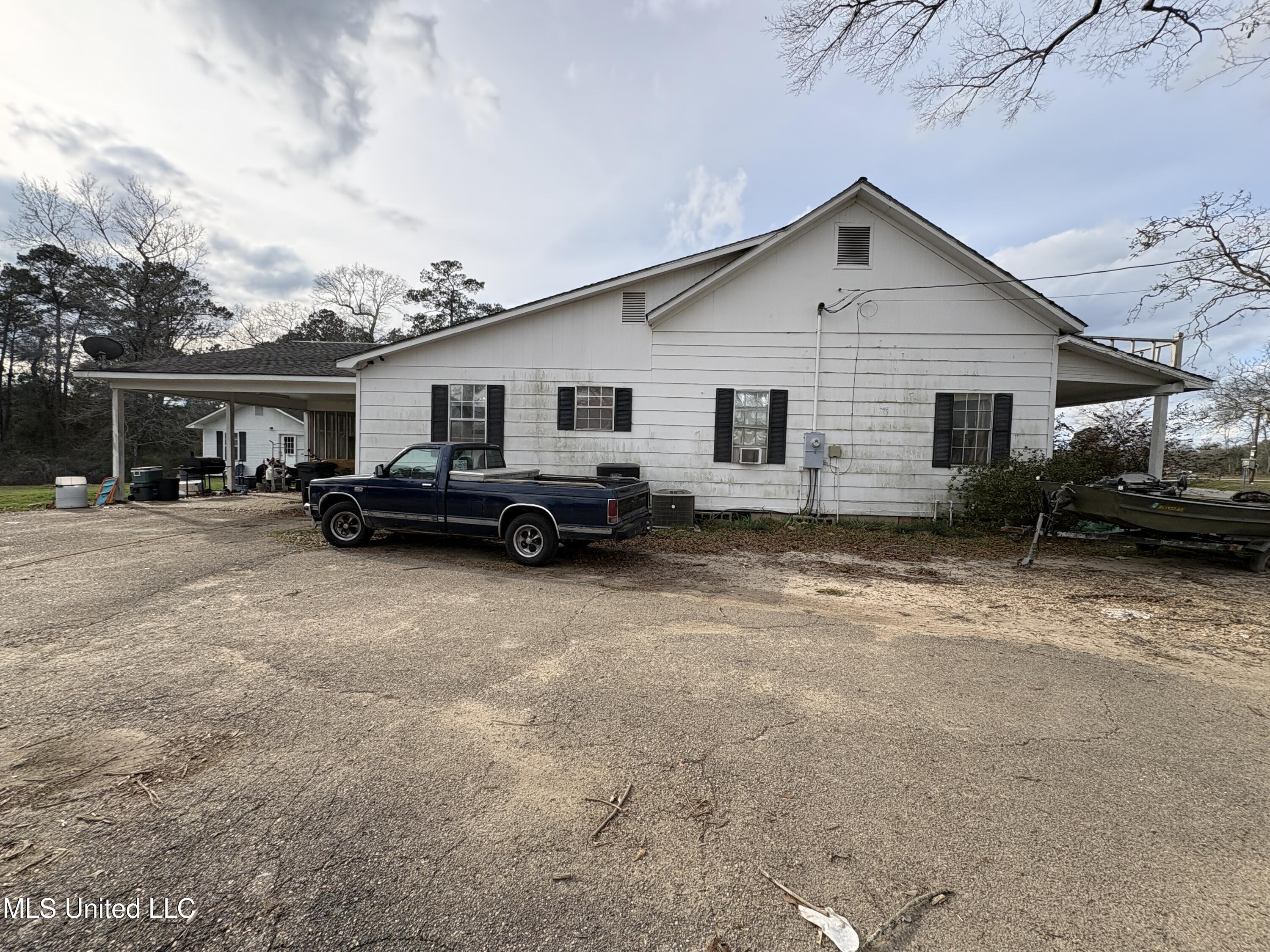 581 Moselle-Seminary Road Moselle, MS 39459 - Photo 4 of 30 IMG_6163