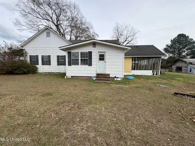 $225,000 | 581 Moselle-Seminary Road, Moselle, MS 39459