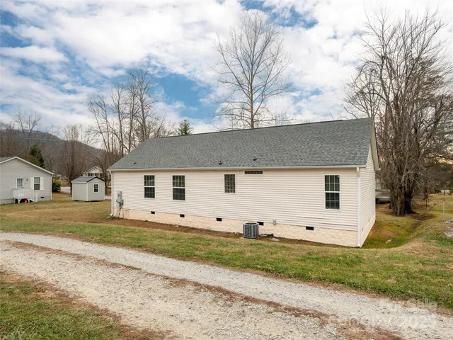 $319,900 | 65 Philips Court, Fletcher, NC 28732