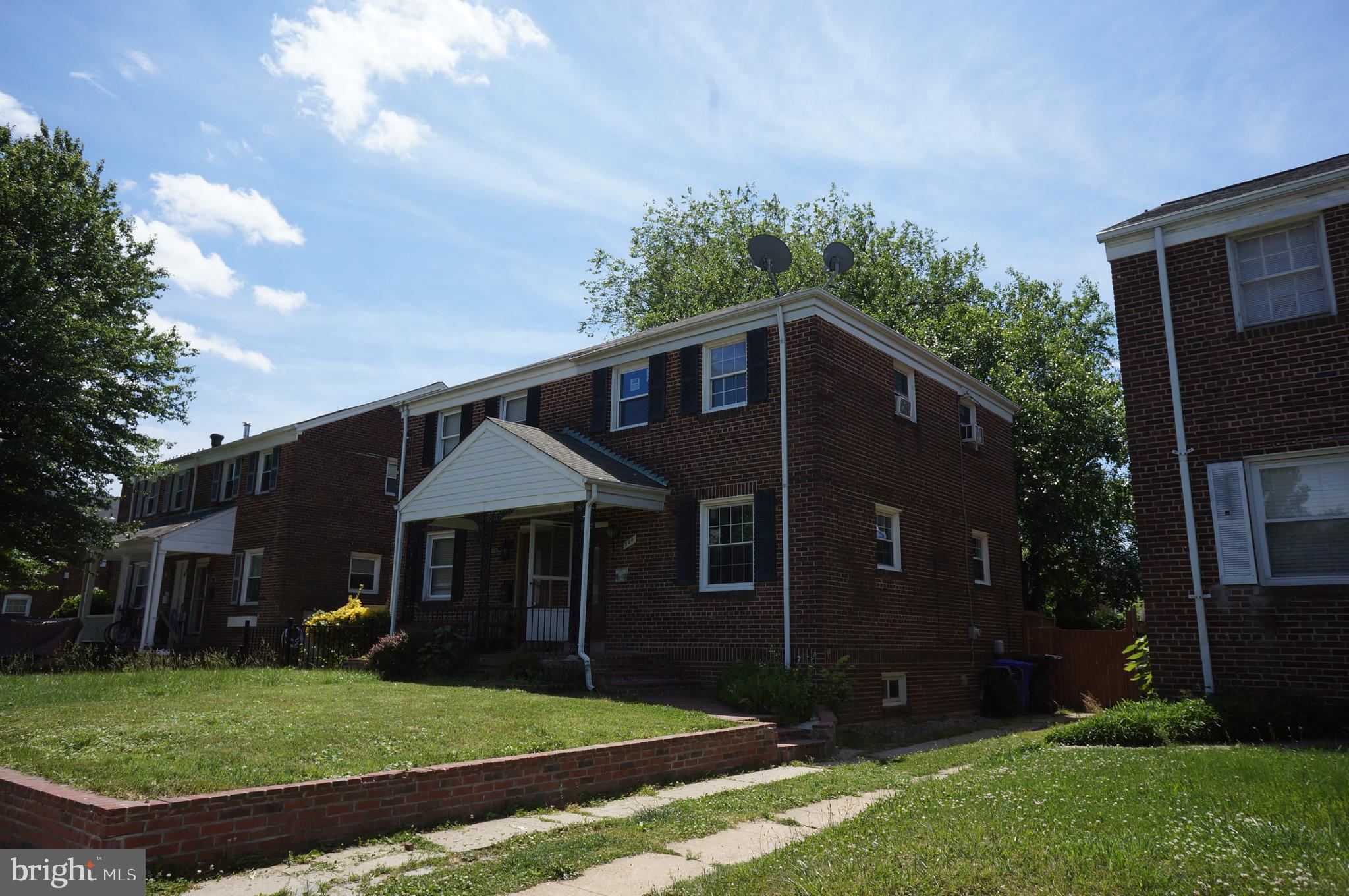 304 South Courthouse Road Arlington, VA 22204 - Photo 1 of 24