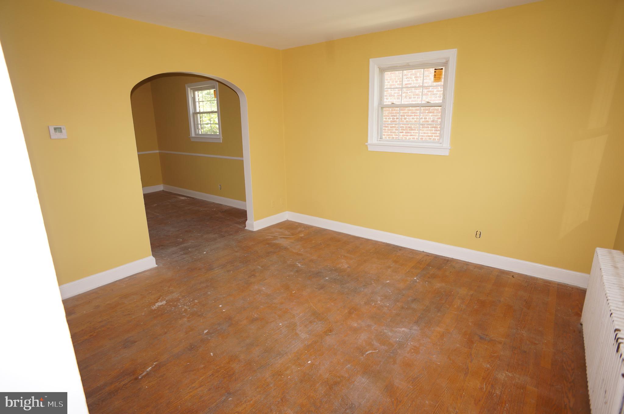 304 South Courthouse Road Arlington, VA 22204 - Photo 2 of 24 Living Room