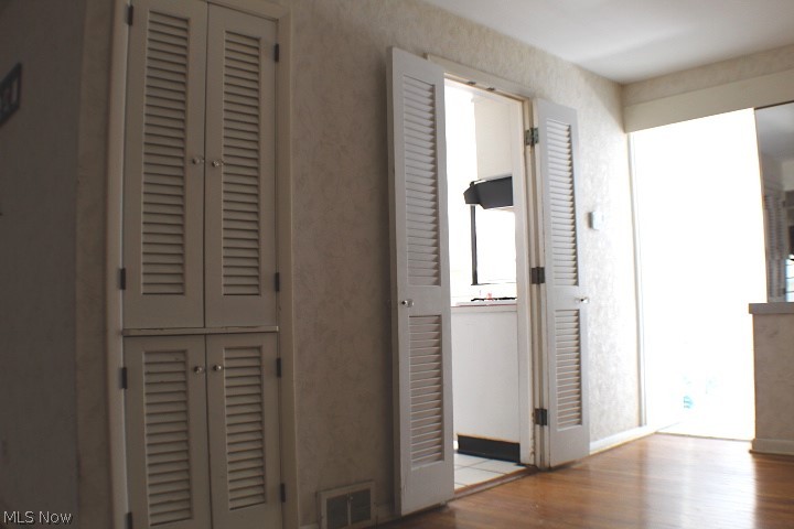 4898 Fairlawn Road Cleveland, OH 44124 - Photo 4 of 33 Dining rooom has access to kitchen and sunroom