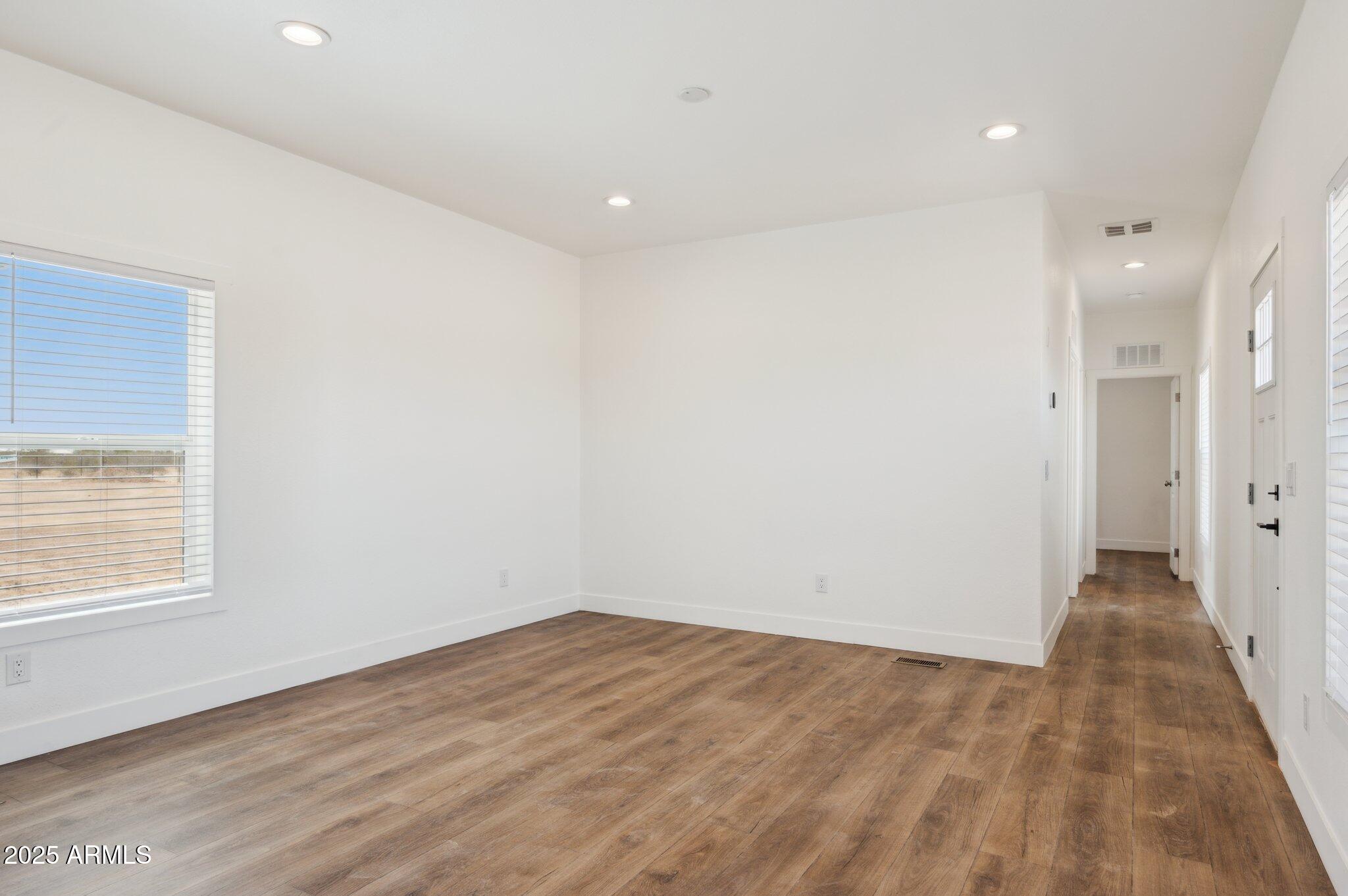 1543 North Ruby Road Maricopa, AZ 85139 - Photo 11 of 32 6-web-or-mls-1543-ruby-rd