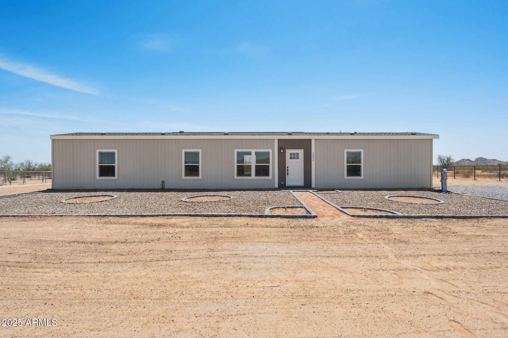 1543 North Ruby Road Maricopa, AZ 85139 - Photo 6 of 32 1-web-or-mls-1543-ruby-rd