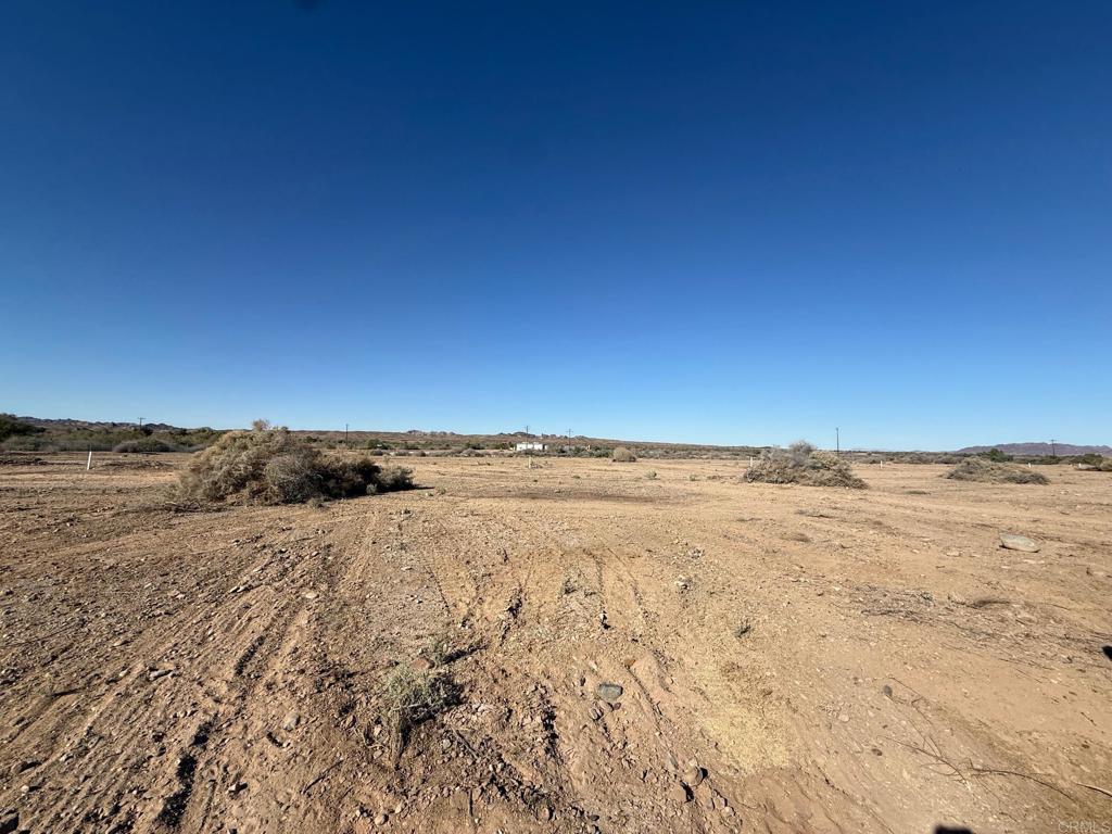 2669 Rio Hacienda Way Winterhaven, CA 92283 - Photo 2 of 5