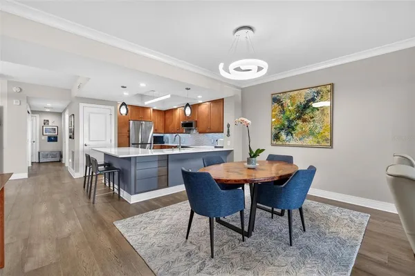 $1,050,000 | 1325 Snell Isle Boulevard Northeast, Unit 302, St. Petersburg, FL 33704