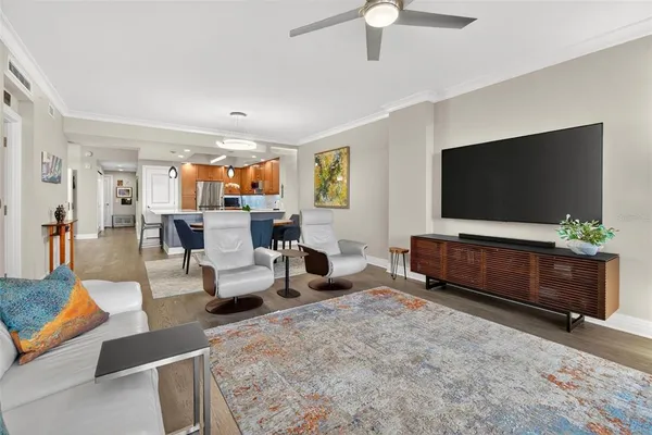 $1,050,000 | 1325 Snell Isle Boulevard Northeast, Unit 302, St. Petersburg, FL 33704