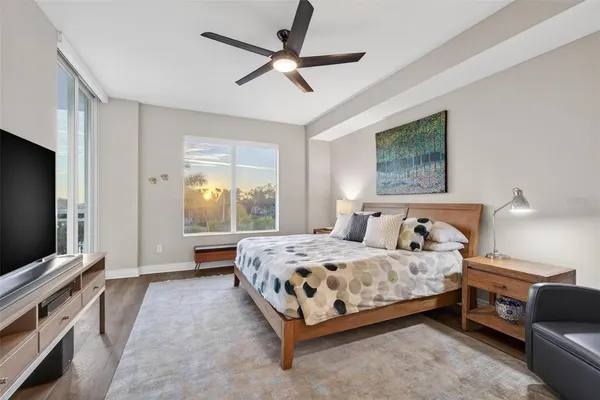 $1,050,000 | 1325 Snell Isle Boulevard Northeast, Unit 302, St. Petersburg, FL 33704