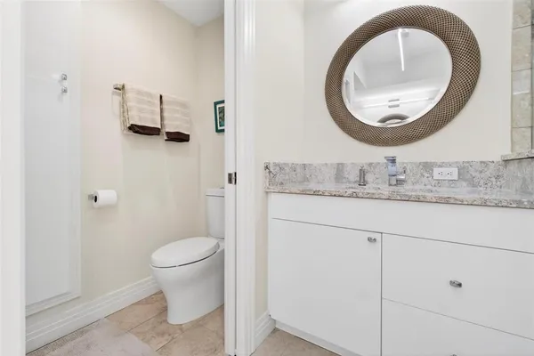 $1,050,000 | 1325 Snell Isle Boulevard Northeast, Unit 302, St. Petersburg, FL 33704