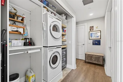 $1,125,000 | 1325 Snell Isle Boulevard Northeast, Unit 302, St. Petersburg, FL 33704