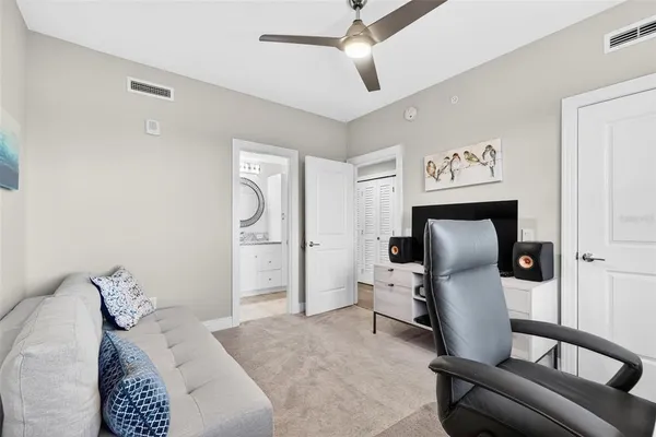 $1,050,000 | 1325 Snell Isle Boulevard Northeast, Unit 302, St. Petersburg, FL 33704