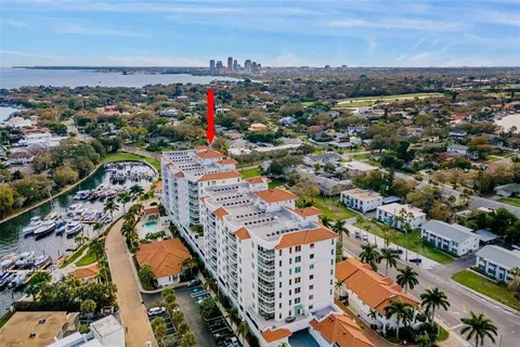 $1,125,000 | 1325 Snell Isle Boulevard Northeast, Unit 302, St. Petersburg, FL 33704