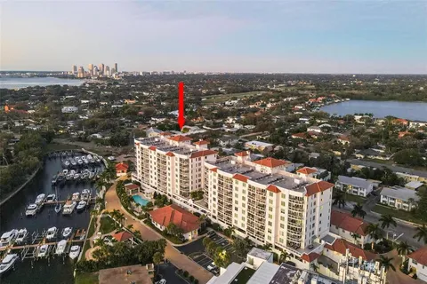 $1,125,000 | 1325 Snell Isle Boulevard Northeast, Unit 302, St. Petersburg, FL 33704
