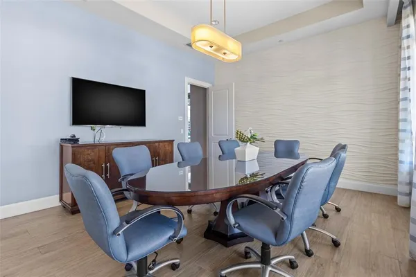 $1,050,000 | 1325 Snell Isle Boulevard Northeast, Unit 302, St. Petersburg, FL 33704