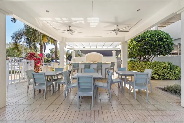 $1,050,000 | 1325 Snell Isle Boulevard Northeast, Unit 302, St. Petersburg, FL 33704