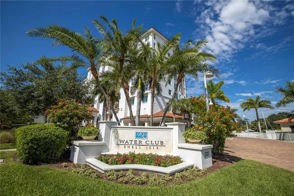 $1,050,000 | 1325 Snell Isle Boulevard Northeast, Unit 302, St. Petersburg, FL 33704