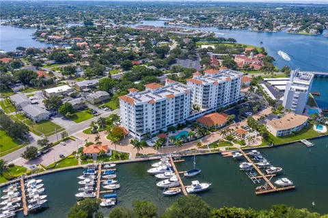 $1,050,000 | 1325 Snell Isle Boulevard Northeast, Unit 302, St. Petersburg, FL 33704