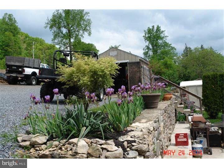 13 Petsch Road Reading, PA 19606 - Photo 4 of 18