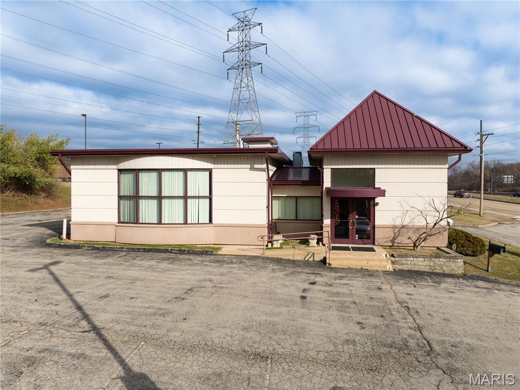 357 North Woods Mill Road Chesterfield, MO 63017 - Photo 4 of 9