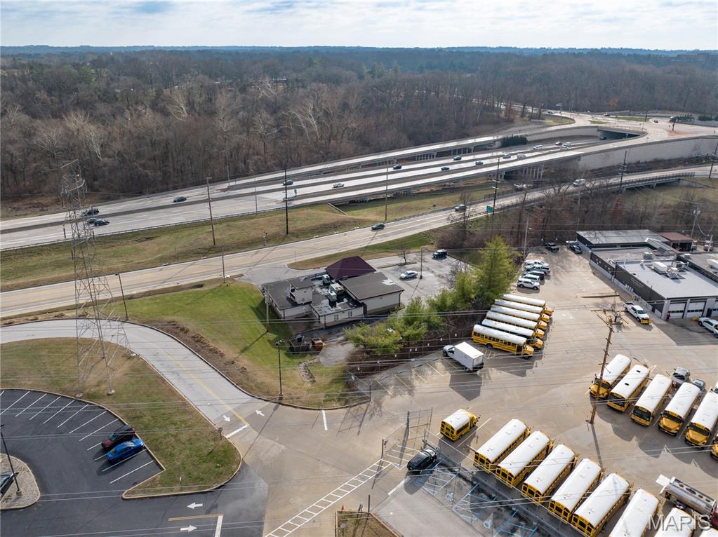 357 North Woods Mill Road Chesterfield, MO 63017 - Photo 7 of 9