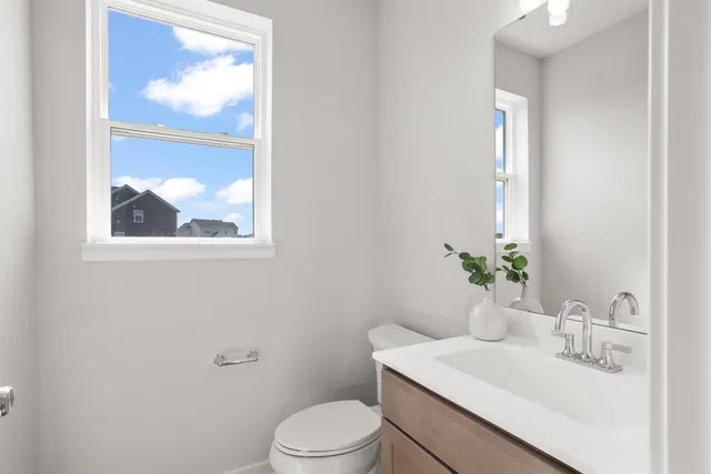 $649,900 | 1690 Whalen Drive, Oconomowoc, WI 53066