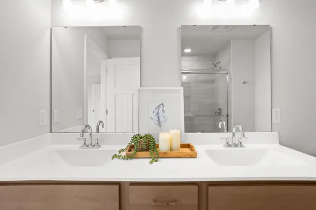 $649,900 | 1690 Whalen Drive, Oconomowoc, WI 53066