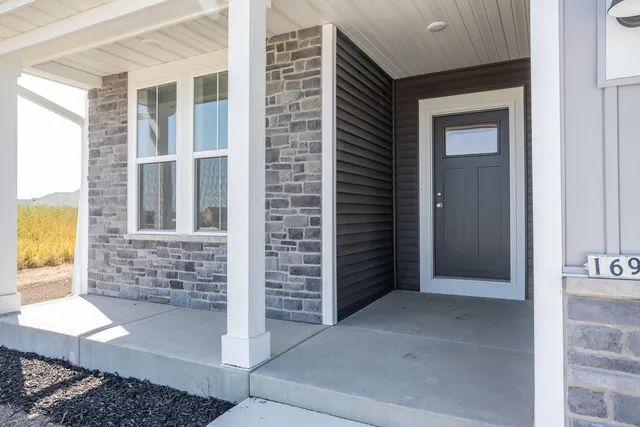 $649,900 | 1690 Whalen Drive, Oconomowoc, WI 53066