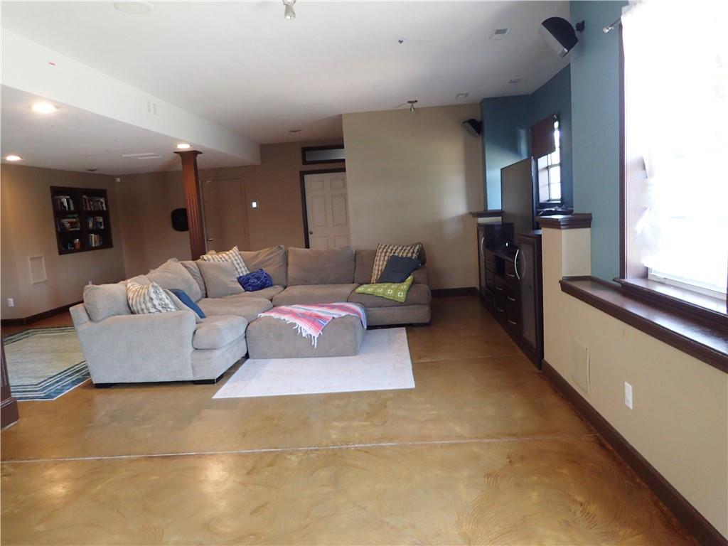 2924 Southwest Silverspur Road Lee's Summit, MO 64081 - Photo 16 of 22