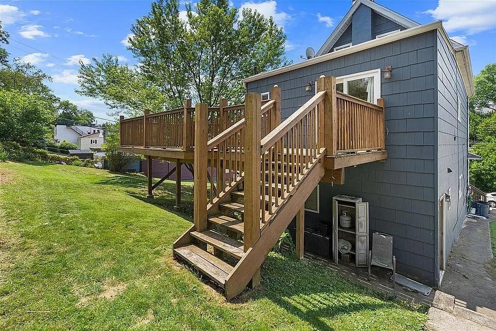 331 Clarence Street Pittsburgh, PA 15211 - Photo 3 of 33