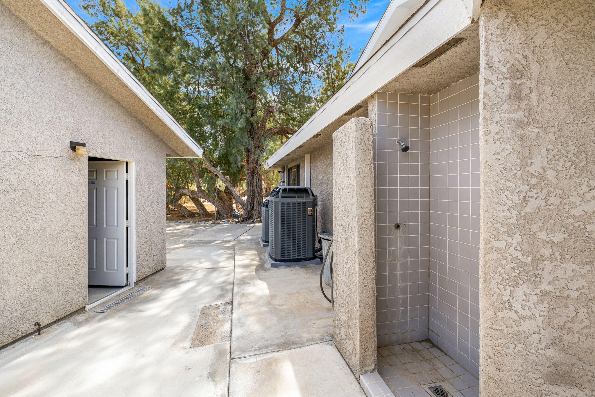 23405 Henry Road Desert Hot Springs, CA 92241 - Photo 38 of 66 43-web-or-mls-2Z7A2565