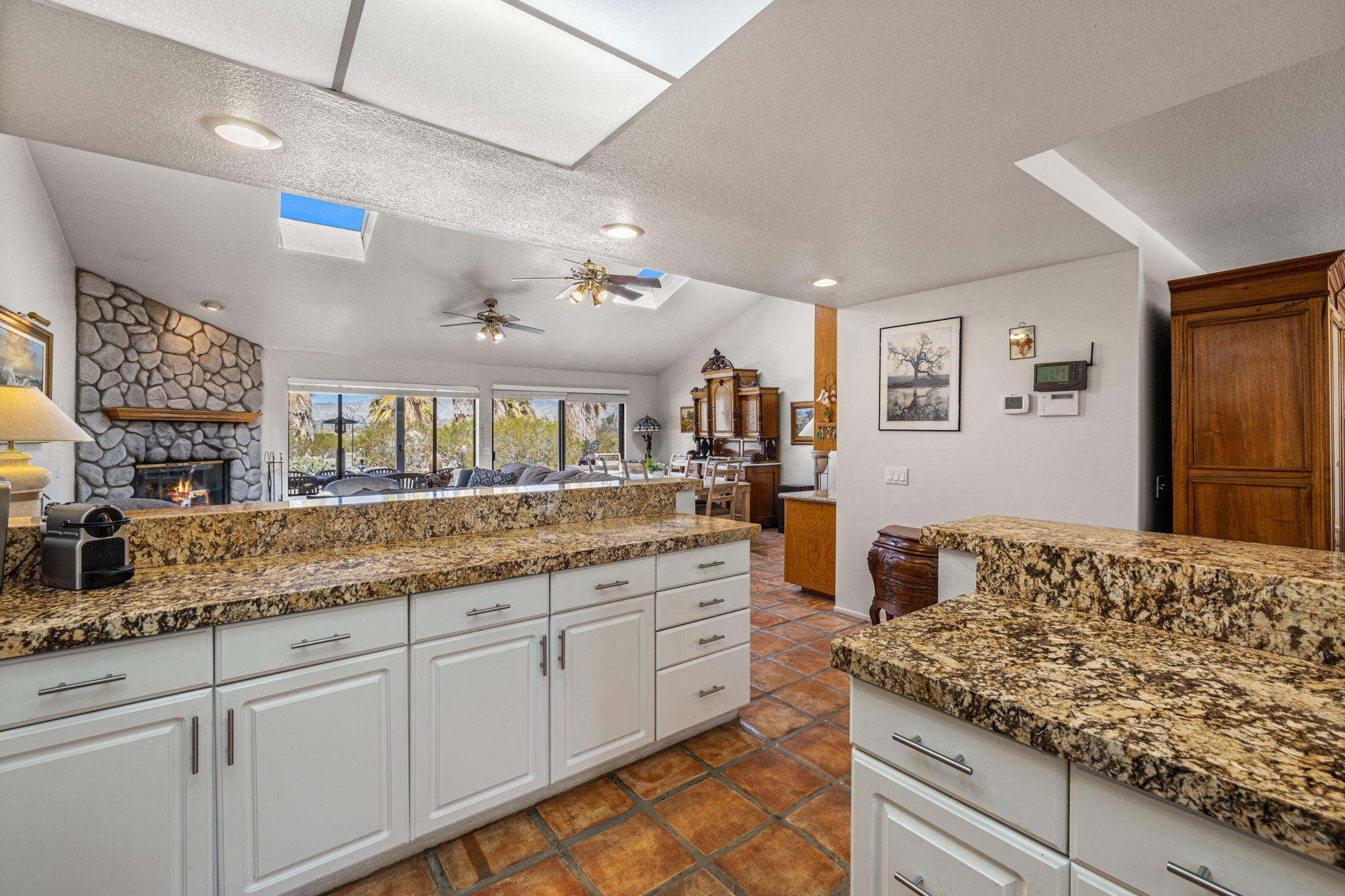 23405 Henry Road Desert Hot Springs, CA 92241 - Photo 8 of 66 98-web-or-mls-2Z7A2294