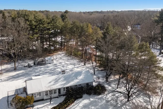 a view of outside area