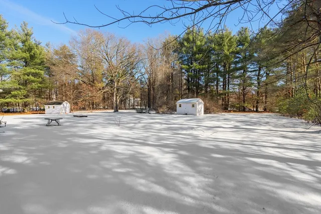 a black and white photo of a living room