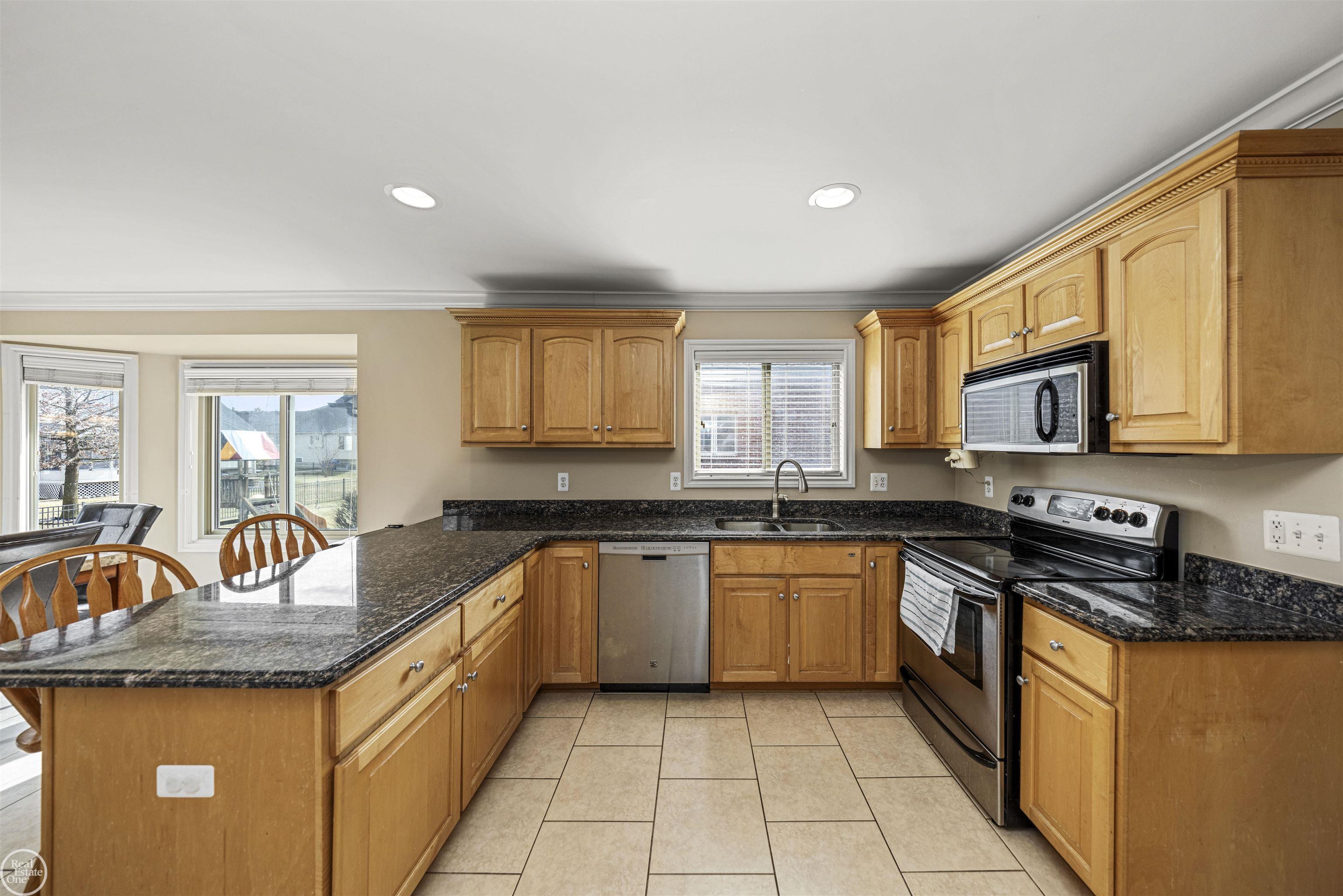 50442 Nesting Ridge Drive Macomb, MI 48044 - Photo 11 of 54 50168039-970f5bbb-7d37-4a7e-9a5d-db02111c14f2.JPG
