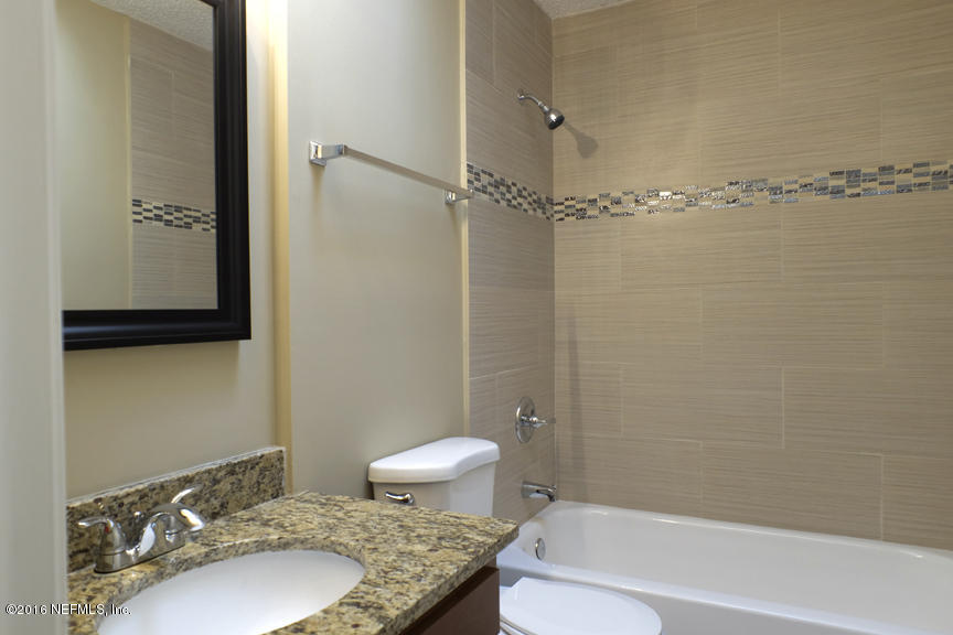 4267 Chokeberry Road Middleburg, FL 32068 - Photo 25 of 38 Hall Bath