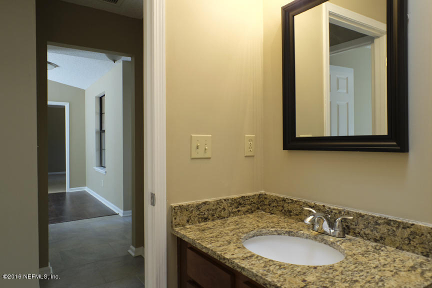 4267 Chokeberry Road Middleburg, FL 32068 - Photo 27 of 38 Hall Bath #2