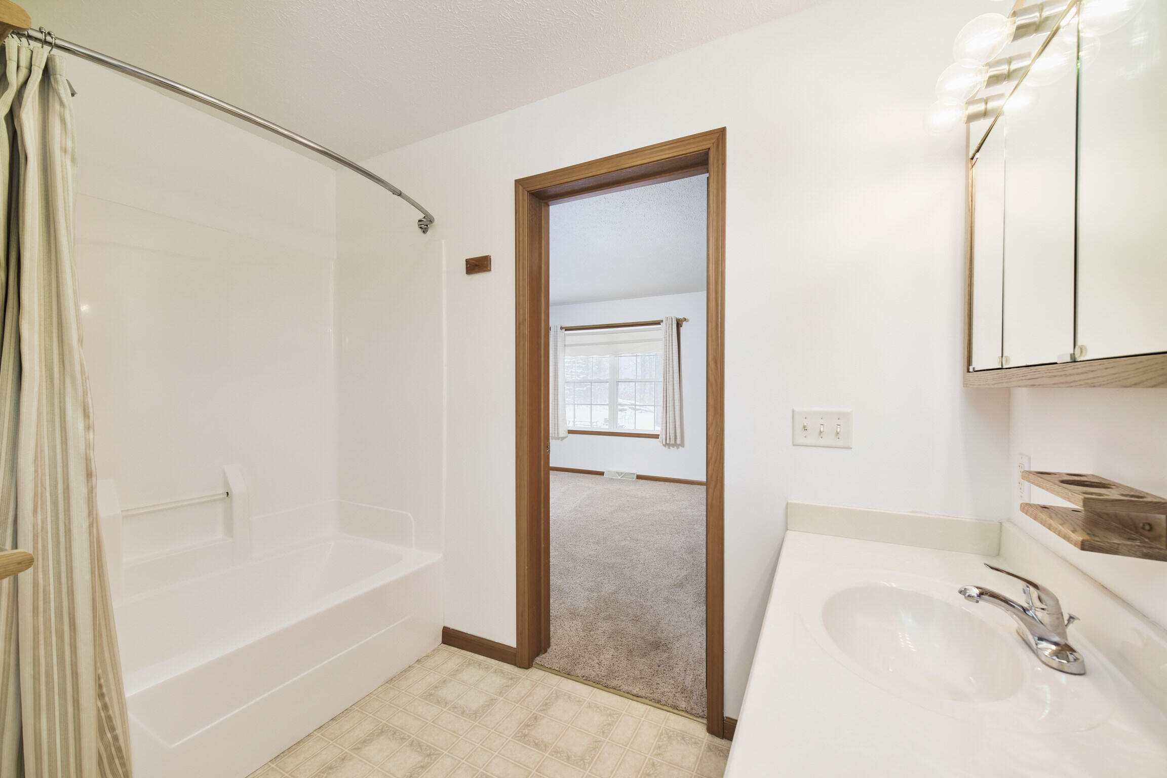 10775 Pine Creek Road Manistee, MI 49660 - Photo 24 of 74 Primary bath