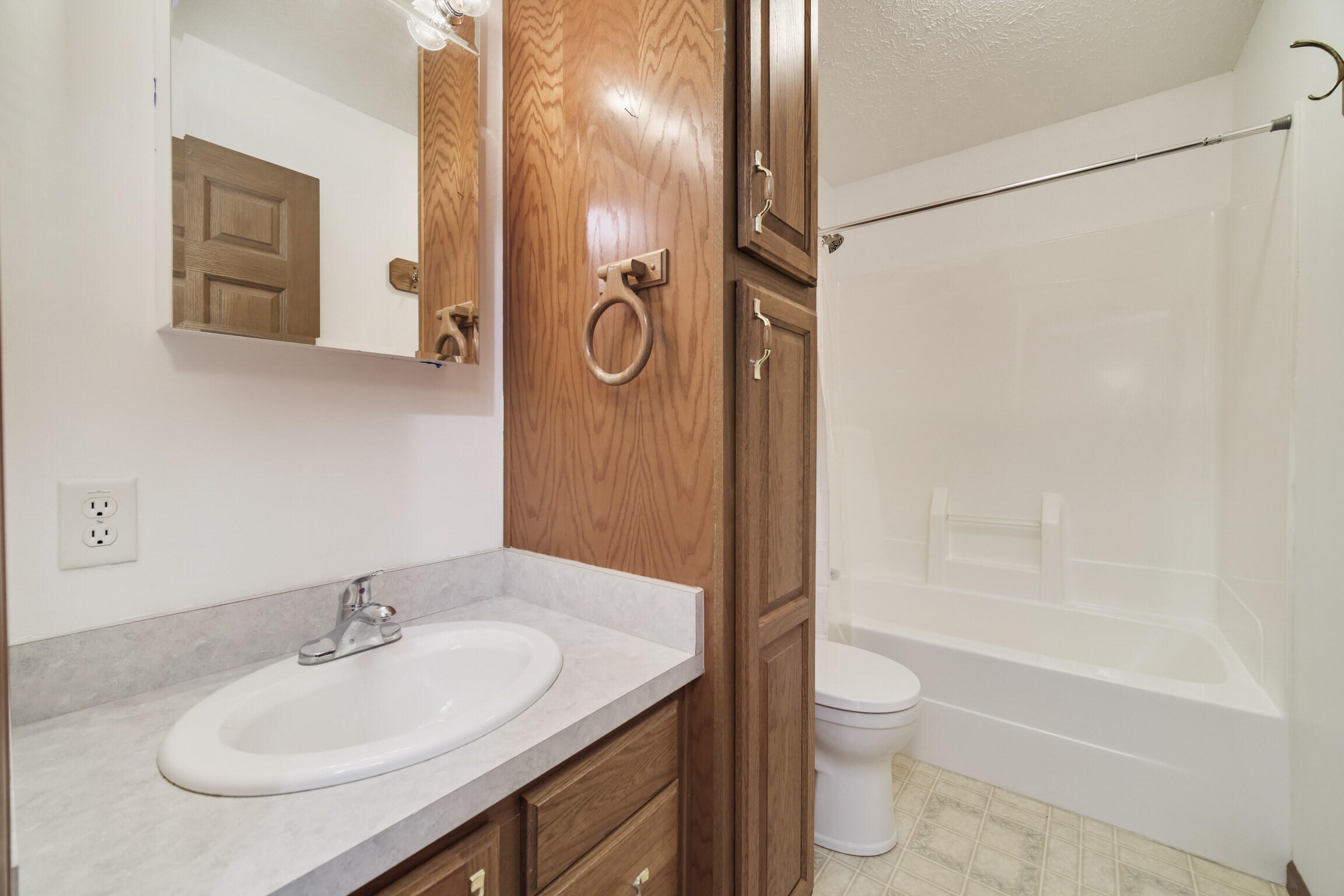 10775 Pine Creek Road Manistee, MI 49660 - Photo 30 of 74 Guest Bath