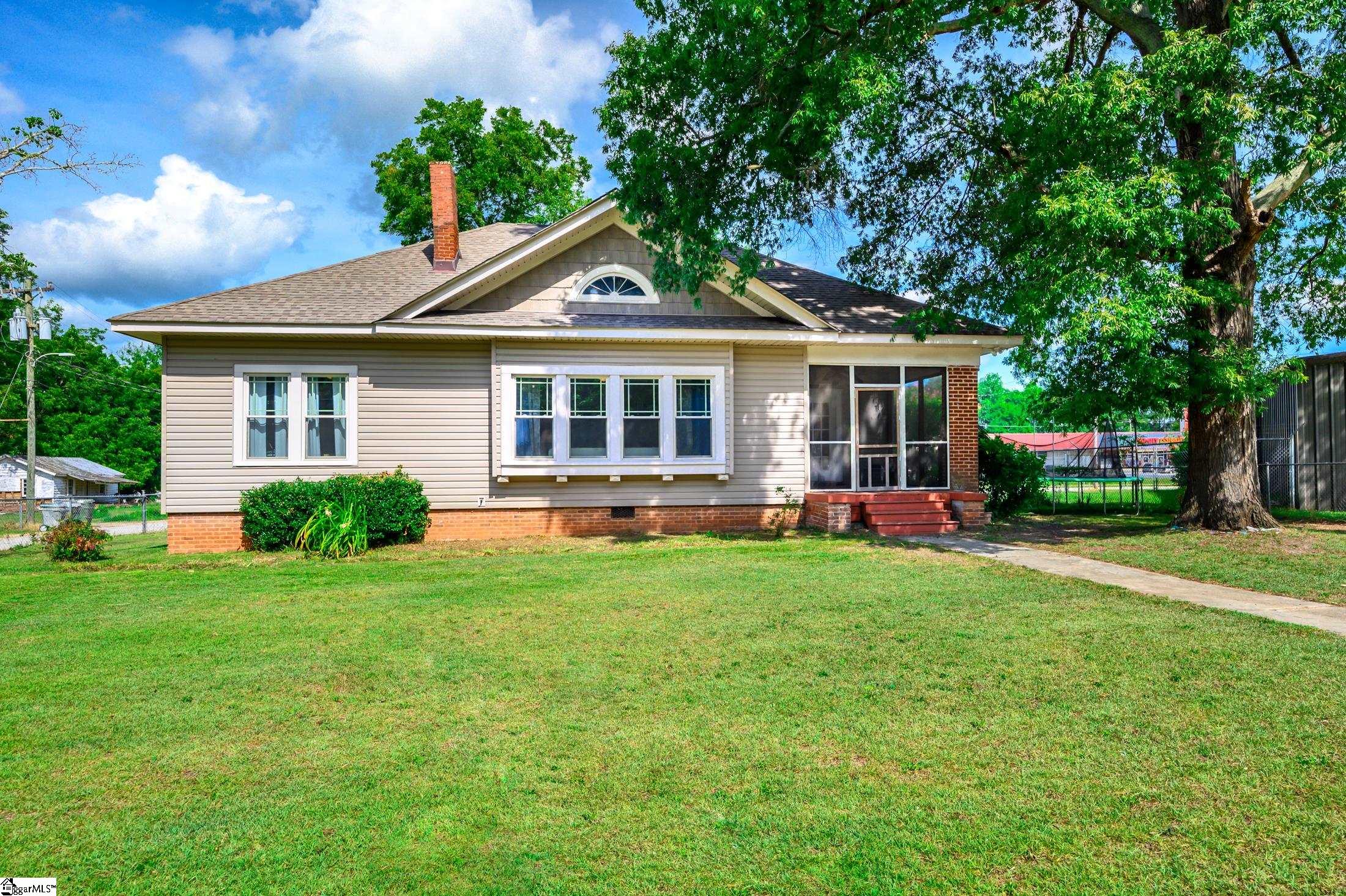 607 Musgrove Street Clinton, SC 29325 - Photo 2 of 28 Gallery Image 2