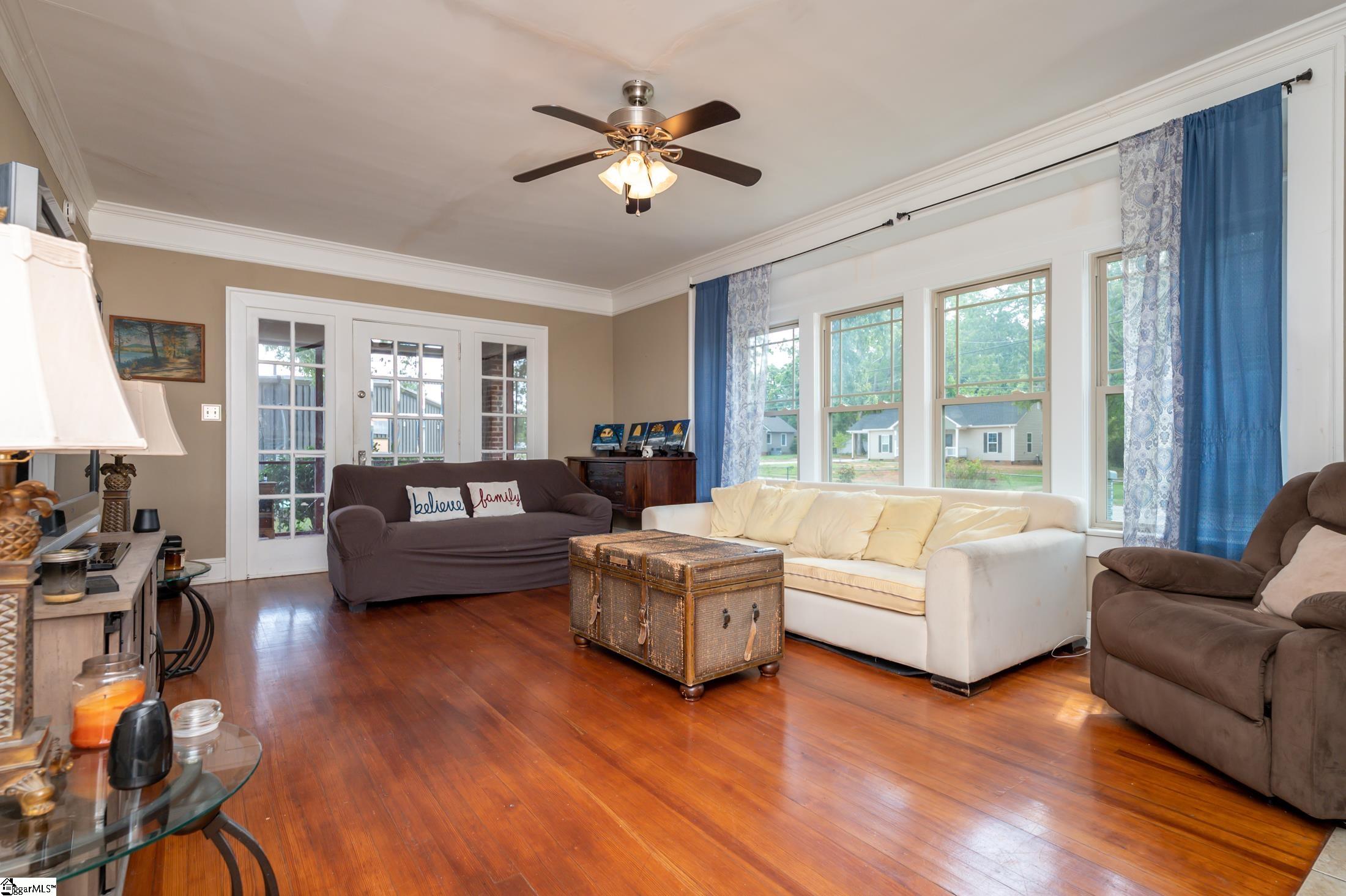 607 Musgrove Street Clinton, SC 29325 - Photo 3 of 28 Gallery Image 3