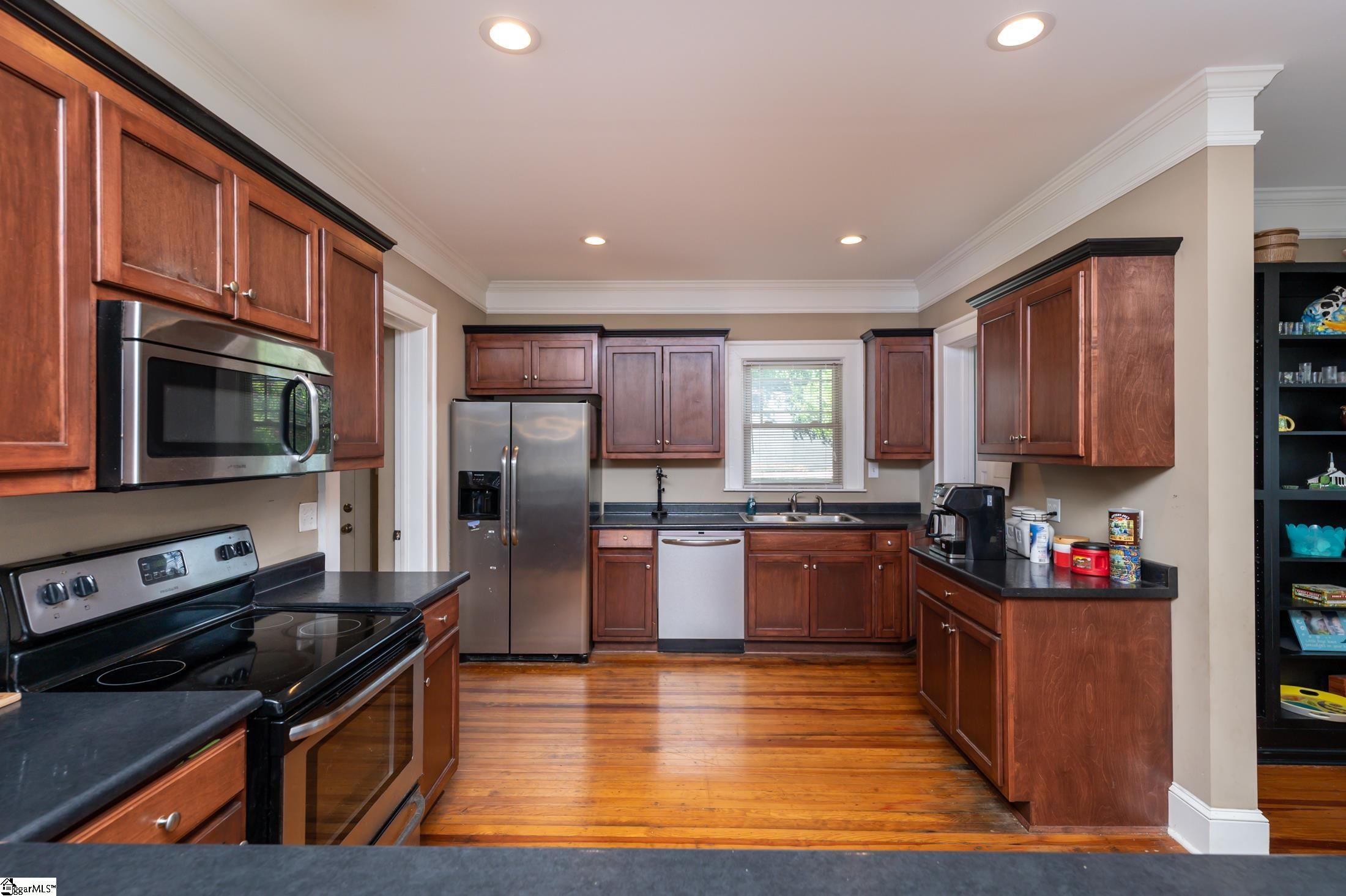607 Musgrove Street Clinton, SC 29325 - Photo 6 of 28 Gallery Image 6