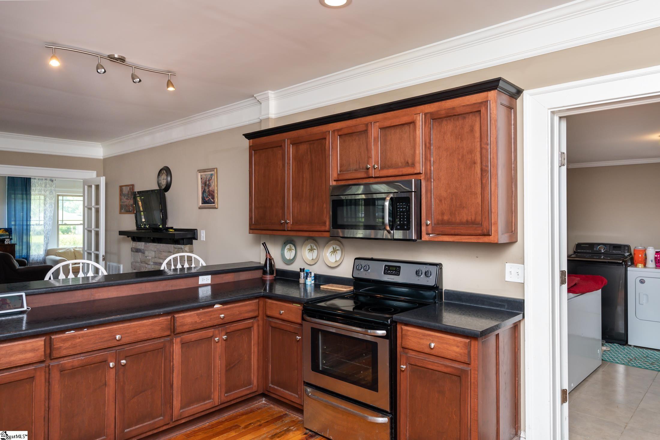 607 Musgrove Street Clinton, SC 29325 - Photo 8 of 28 Gallery Image 8