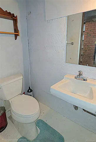 $1,750 | 916 Custer Avenue, Colorado Springs, CO 80903