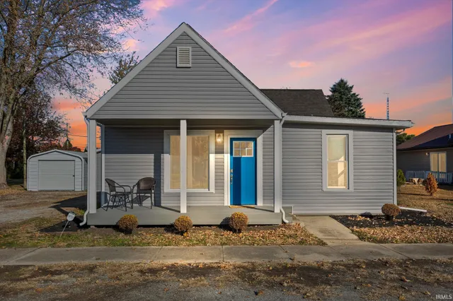 $245,000 | 206 West Main Street, Chalmers, IN 47929