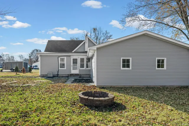 $245,000 | 206 West Main Street, Chalmers, IN 47929