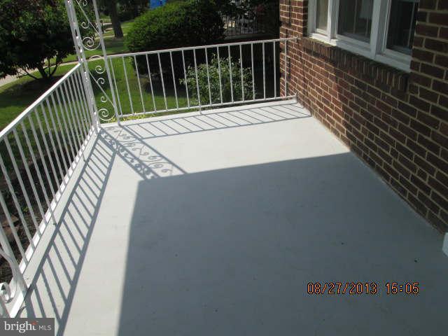 216 Blakeney Road Baltimore, MD 21228 - Photo 2 of 12 Exterior (Front)
