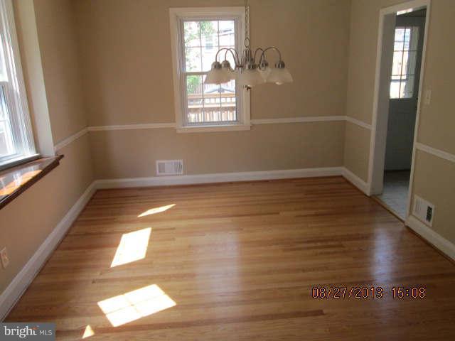 216 Blakeney Road Baltimore, MD 21228 - Photo 5 of 12 Dining Room
